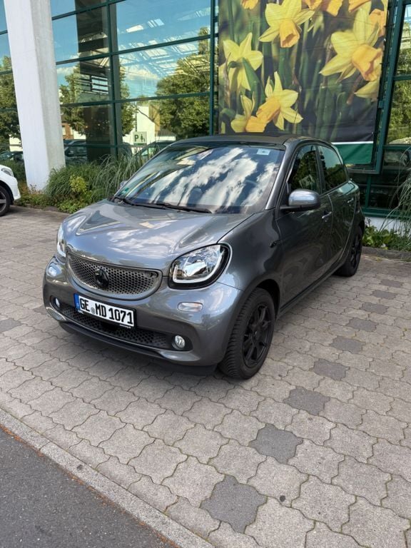 Grau Gebraucht 2018 Smart ForFour Prime Limousine | 12.450 € (Guter Preis) - Bild 1/4