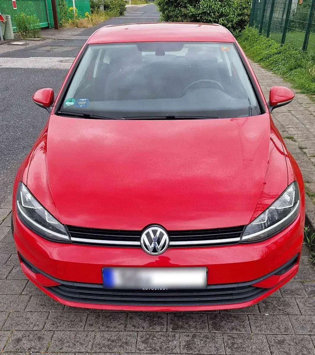Gebraucht VW Golf VII Trendline 86 PS (63 kW) 2017 Rot Limousine