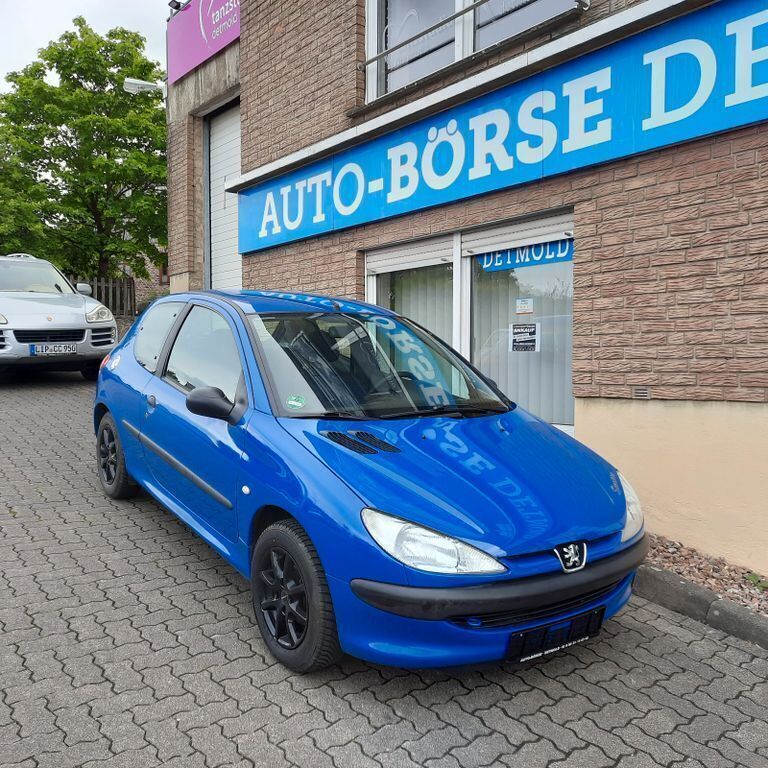 Blau Gebraucht 2000 Peugeot 206 Limousine | 2.900 € - Bild 1/4
