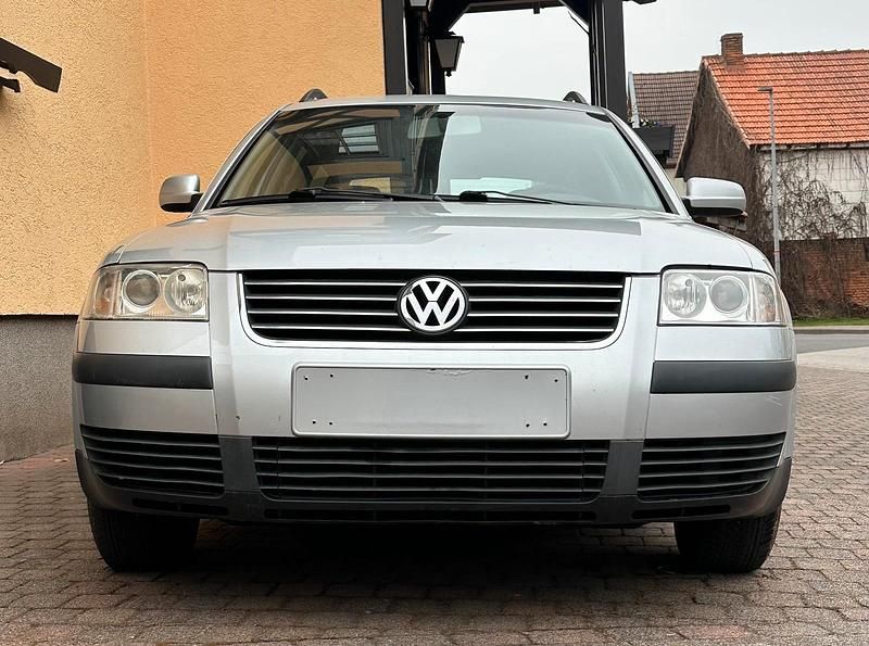 Gebraucht VW Passat 131 PS (96 kW) 2001 Silber Kombi