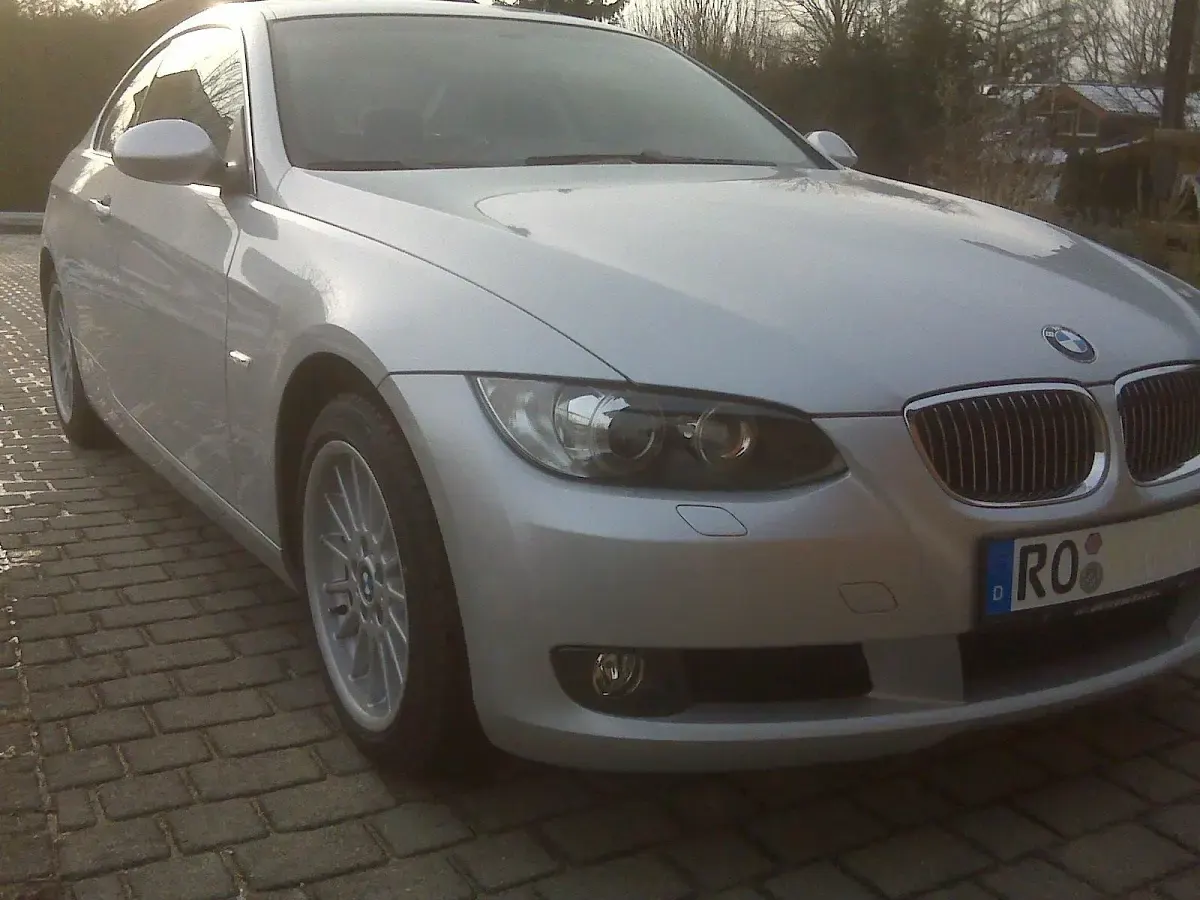 Gebraucht BMW 325 M Sport 218 PS (160 kW) 2009 Silber Coupé