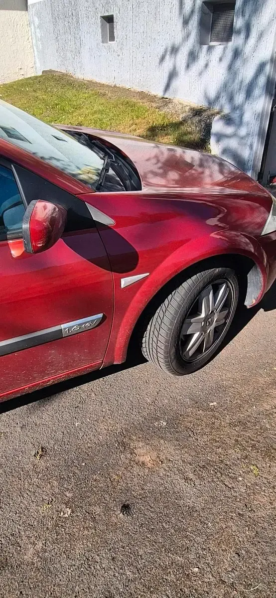 Gebraucht Renault Mégane II 116 PS (85 kW) 2003 Orange Limousine