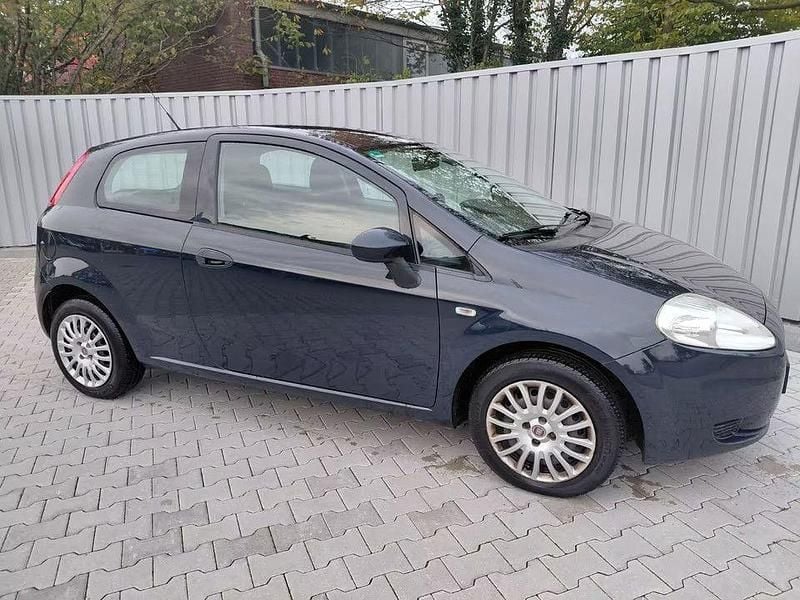 Blau Gebraucht 2011 Fiat Grande Punto Kleinwagen | 1.600 € (Fairer Preis) - Bild 1/4