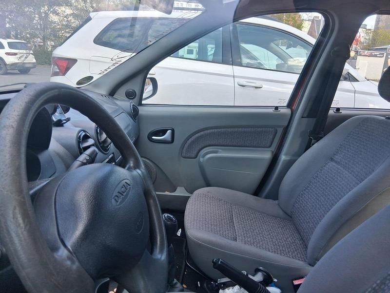 Gebraucht Dacia Logan 75 PS (55 kW) 2006 Rot Limousine