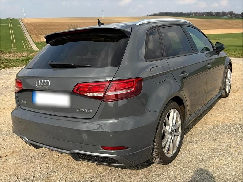Używany Audi A3 Design 150 KM (110 kW) 2019 Szary Sedan/Limuzyna