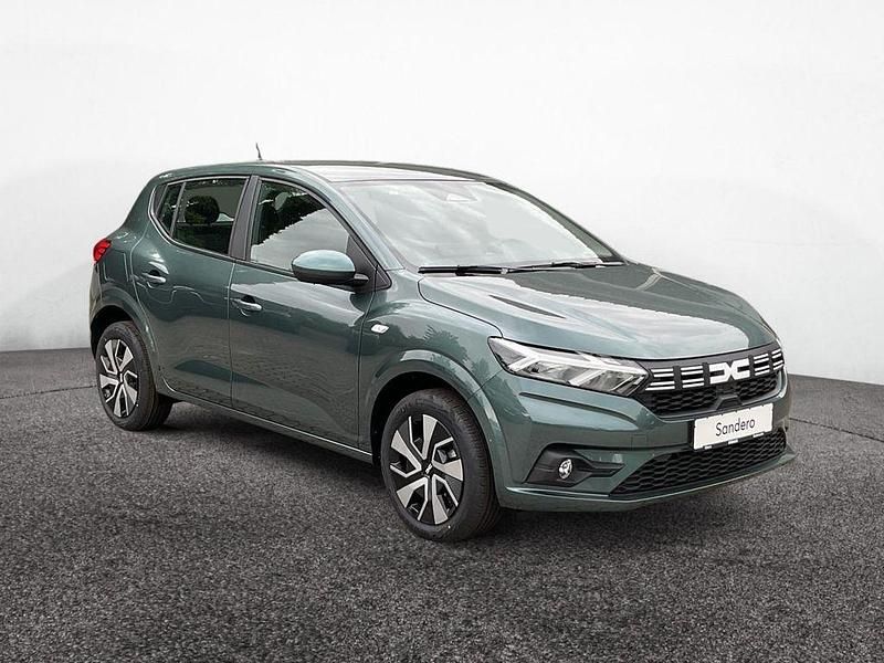 Neu Dacia Sandero Expression 101 PS (74 kW) 2025 Zedergrün Kleinwagen