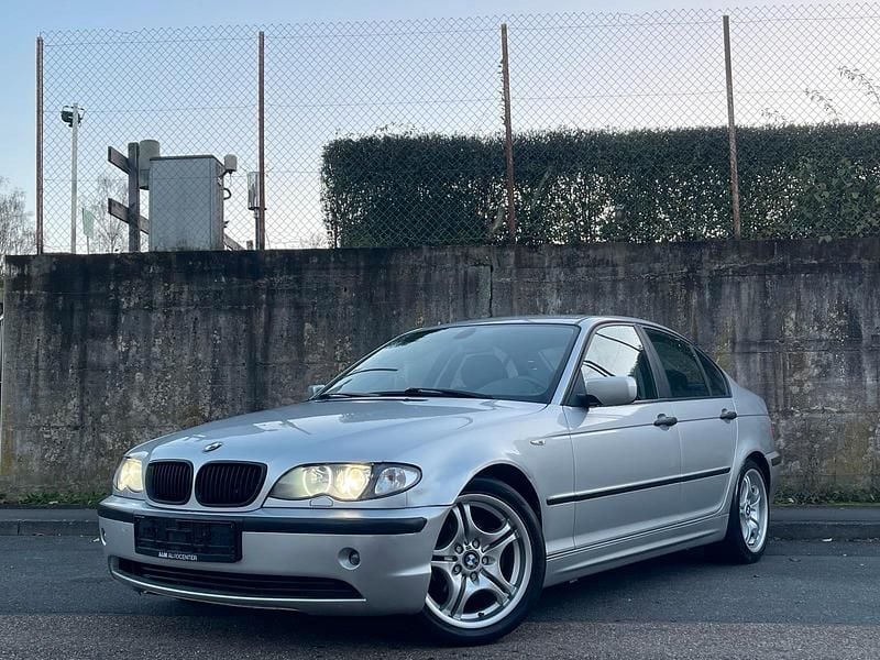 Silber Gebraucht 2003 BMW 318 Limousine | 3.990 € (Fairer Preis) - Bild 1/4
