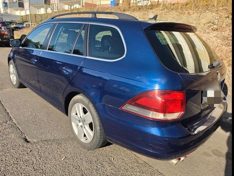 Gebraucht VW Golf VI 140 PS (102 kW) 2010 Blau Kleinwagen