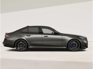 Neu BMW M5 727 PS (534 kW) 2026 Schwarz (saphirschwarz metallic) Limousine