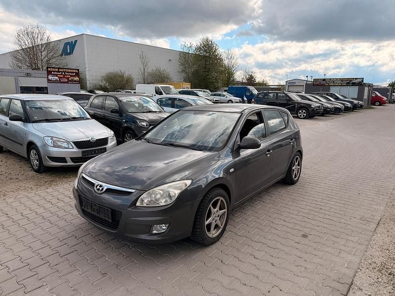 Gebraucht Hyundai i30 122 PS (89 kW) 2008 Grau Limousine