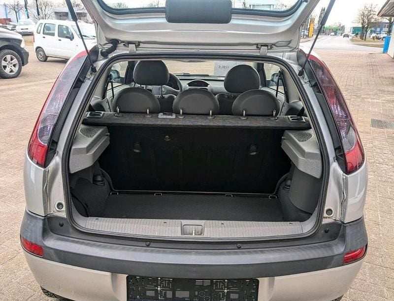 Second-hand Opel Corsa 75 CP (55 kW) 2001 Argintiu Hatchback