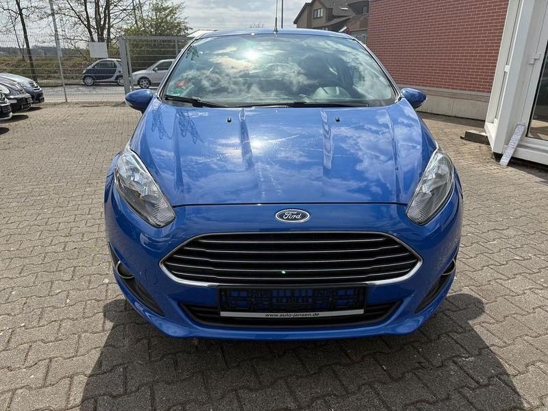 Blau Gebraucht 2013 Ford Fiesta Trend Kleinwagen | 5.100 € (Fairer Preis) - Bild 1/4