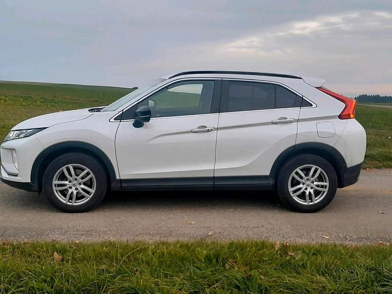Weiß Gebraucht 2020 Mitsubishi Eclipse Cross SUV | 18.400 € - Bild 1/4