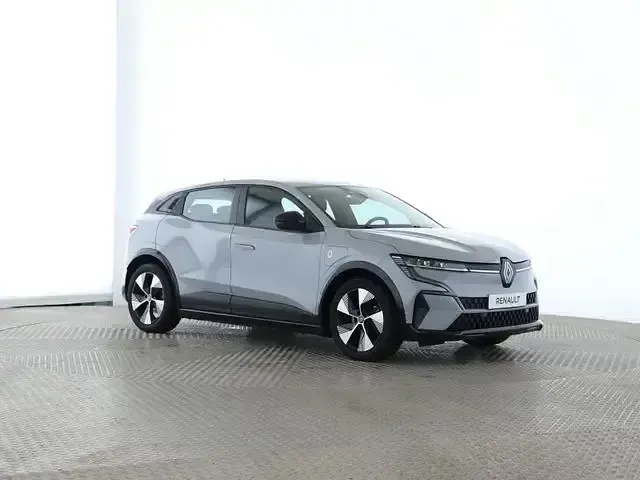 Używany Renault Megane E-Tech Evolution 160 kW (218 KM) 2022 Szary Sedan/Limuzyna