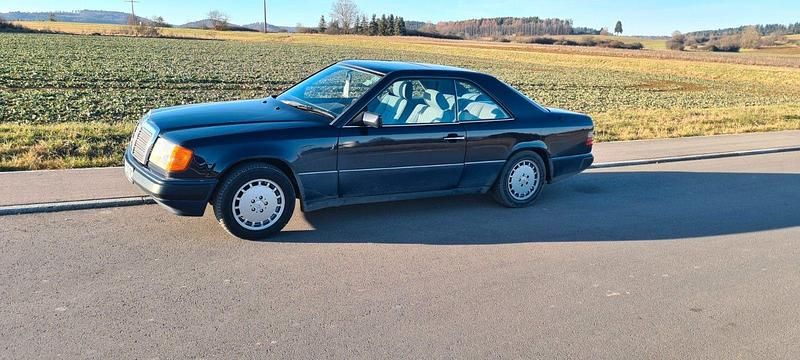 Gebraucht Mercedes 230 136 PS (100 kW) 1991 Blau Coupé
