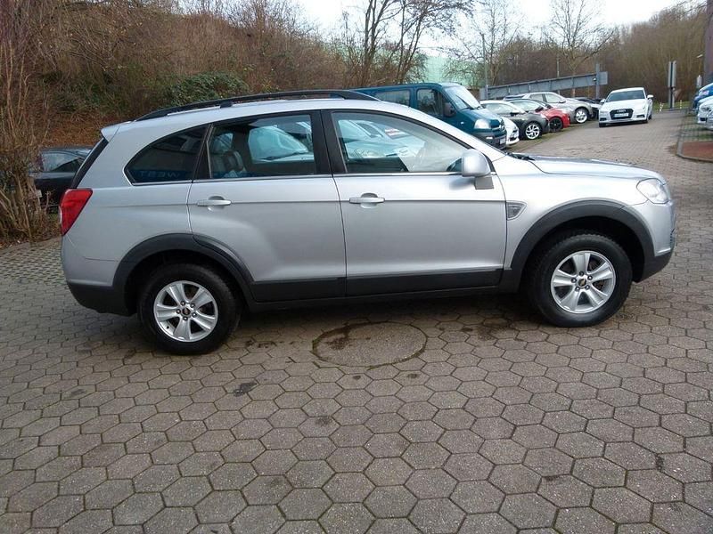 Gebraucht Chevrolet Captiva LS 136 PS (100 kW) 2008 Silber SUV