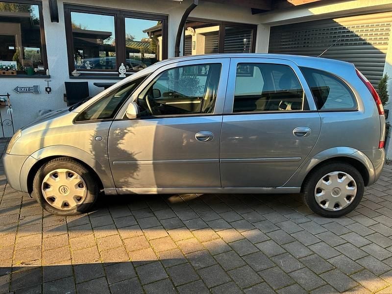 Gebraucht Opel Meriva Edition 90 PS (66 kW) 2006 Lichtsilber m2 Van / Kleinbus