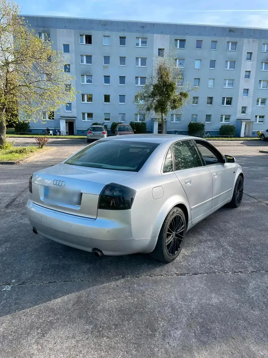 Gebraucht Audi A4 170 PS (125 kW) 2002 Silber Limousine