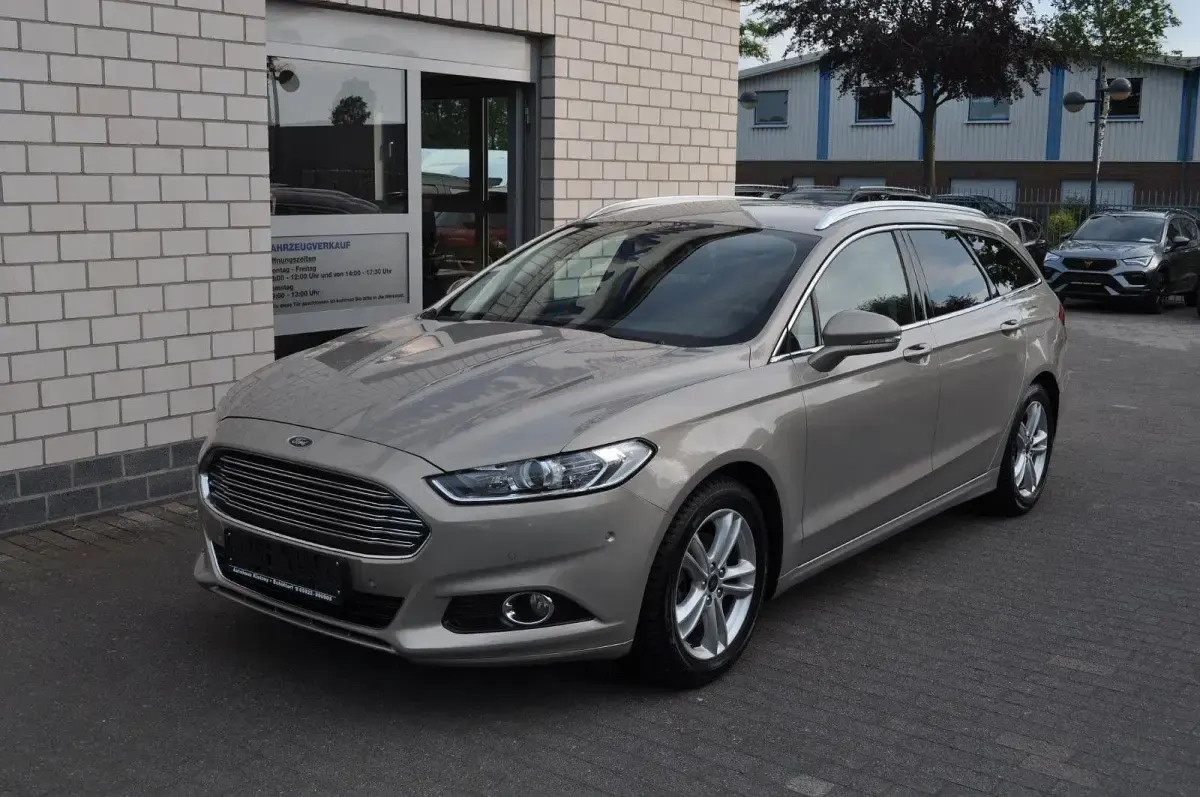 Gebraucht Ford Mondeo Titanium 150 PS (110 kW) 2015 Silber Kombi