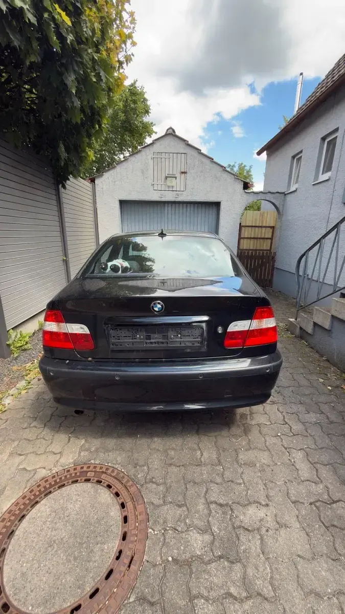 Gebraucht BMW 316 116 PS (85 kW) 2004 Schwarz Limousine