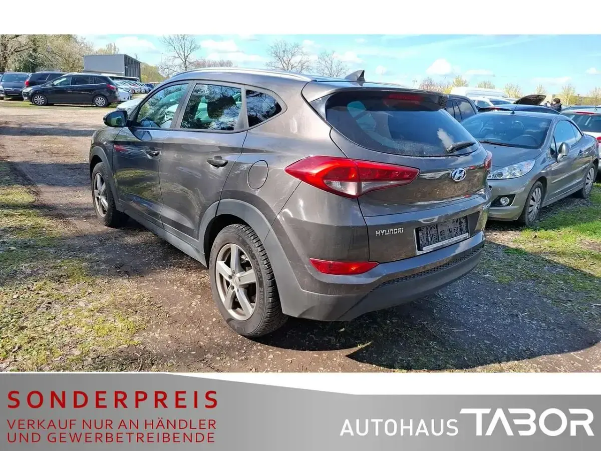 Gebraucht Hyundai Tucson Trend 132 PS (97 kW) 2016 Moon rock SUV