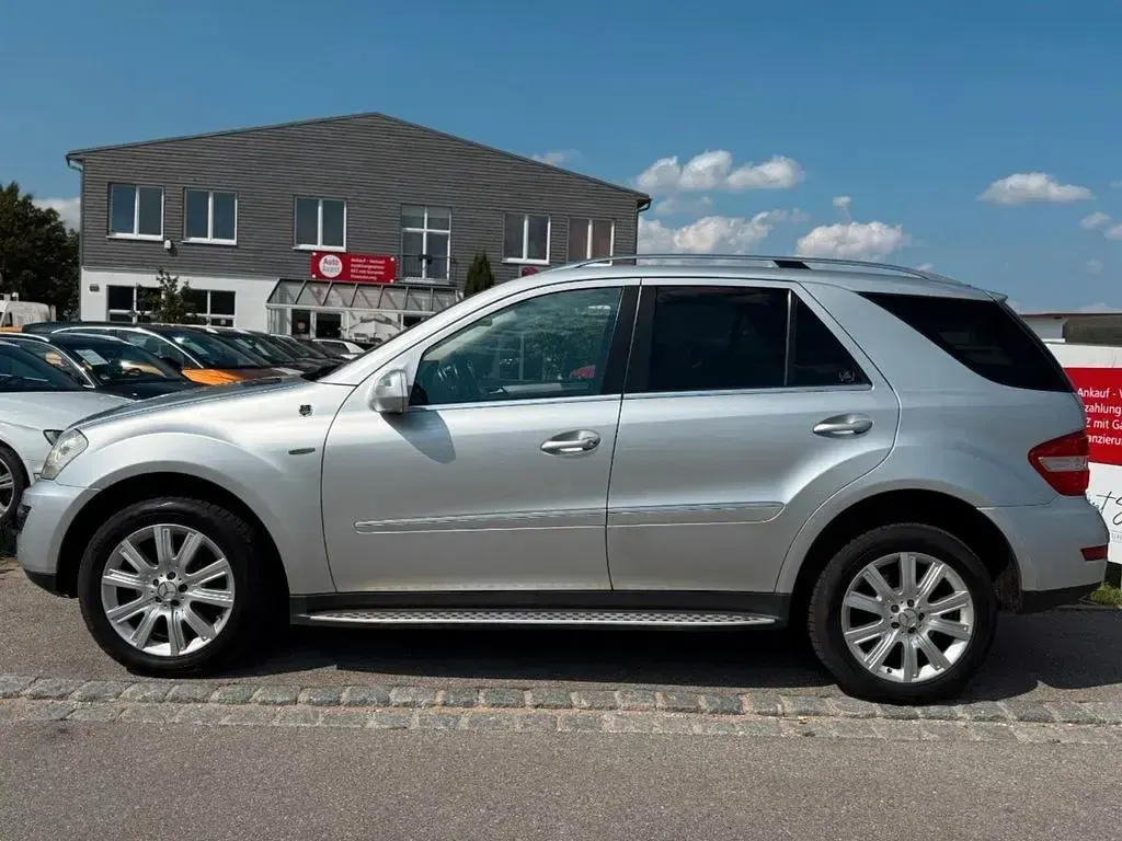 Gebraucht Mercedes ML350 224 PS (164 kW) 2009 Silber SUV