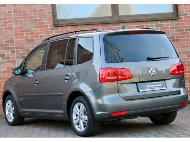 Verkauft Vw Touran Match Bluemotion Au Gebraucht 2017 150 000 Km Gebraucht Vw Touran Match Bluemotion Automatik