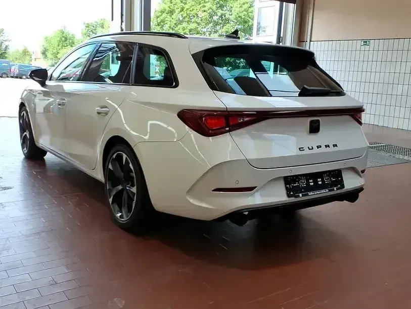 Gebraucht Cupra Leon 300 PS (220 kW) 2023 "candy" weiss Kombi