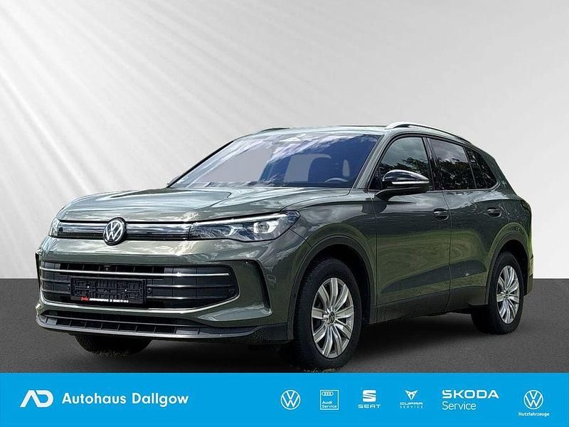 Grün Gebraucht 2024 VW Tiguan Life SUV | 42.290 € - Bild 1/4