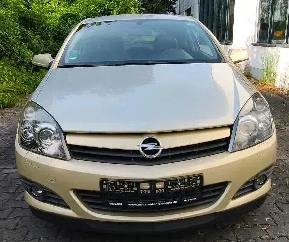Gebraucht Opel Astra GTC 105 PS (77 kW) 2005 Gold Kleinwagen