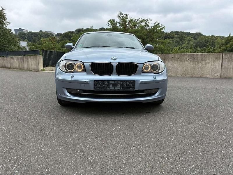 Blau Gebraucht 2009 BMW 120 Sport Line Kleinwagen | 3.500 € - Bild 1/4