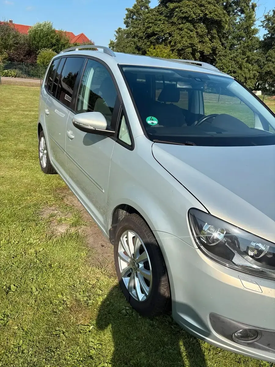 Gebraucht VW Touran 140 PS (102 kW) 2011 Silber Van / Kleinbus