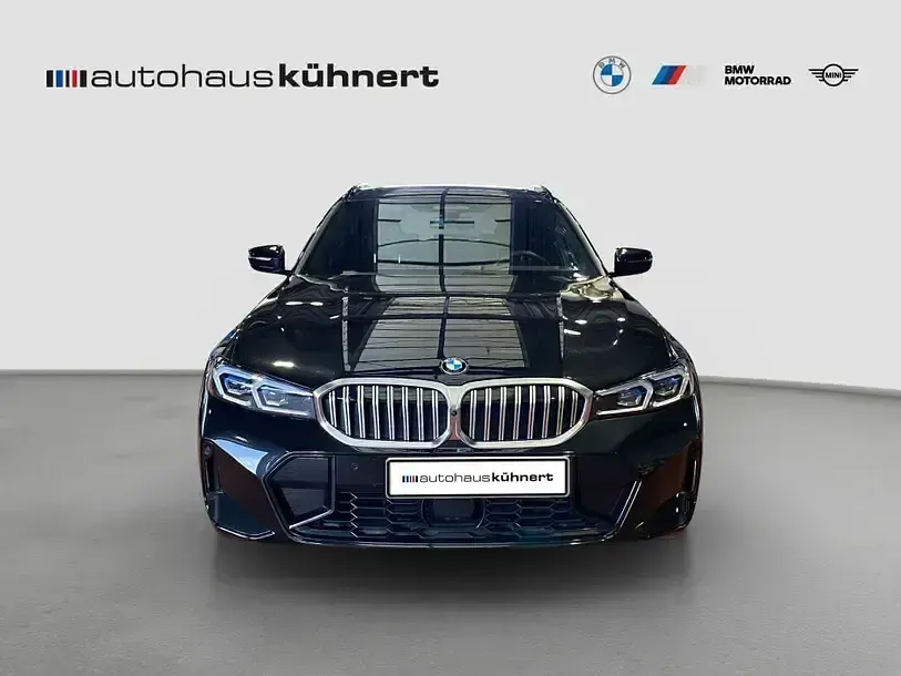 Gebraucht BMW 330 Comfort Edition 286 PS (210 kW) 2025 Schwarz Kombi