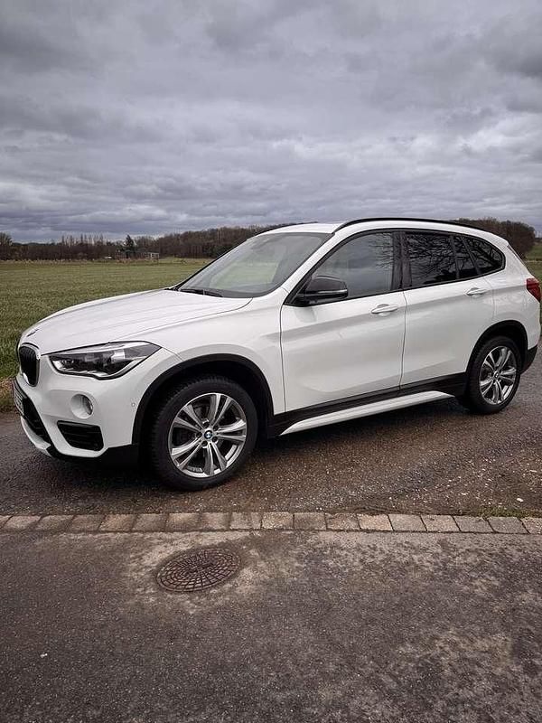 Weiß Gebraucht 2018 BMW X1 M Sport SUV | 19.900 € (Superpreis) - Bild 1/4