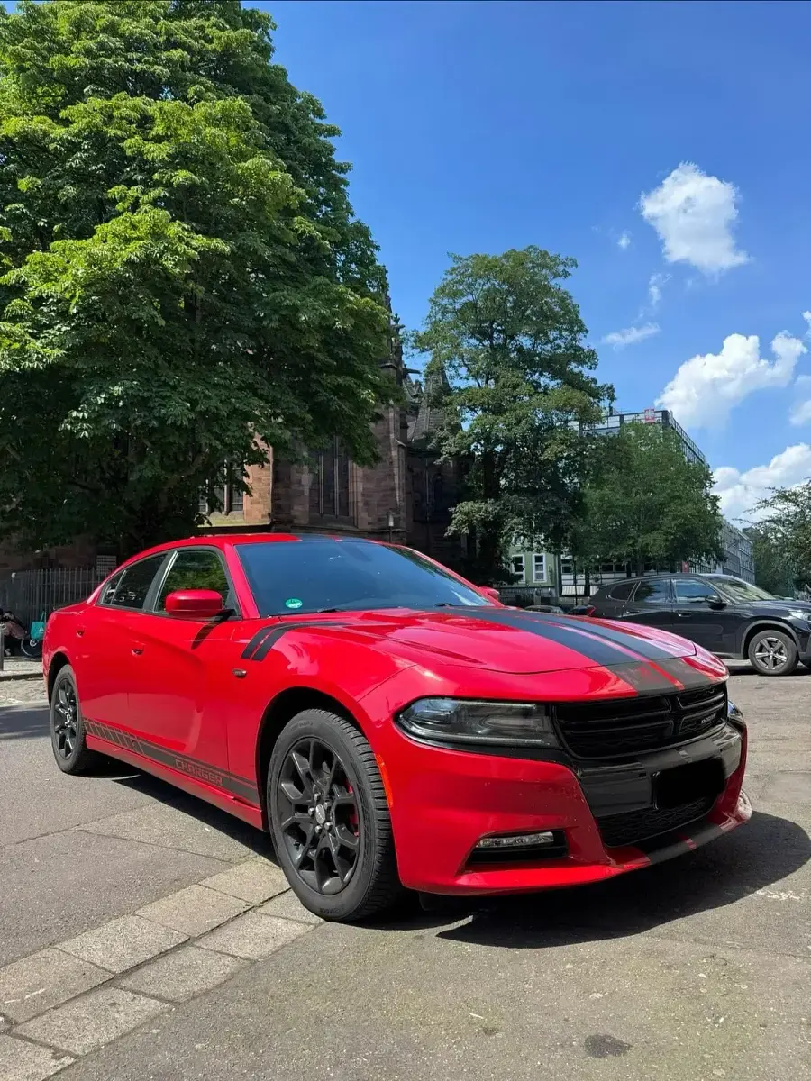 Gebraucht Dodge Charger SXT 300 PS (220 kW) 2016 Rot Limousine