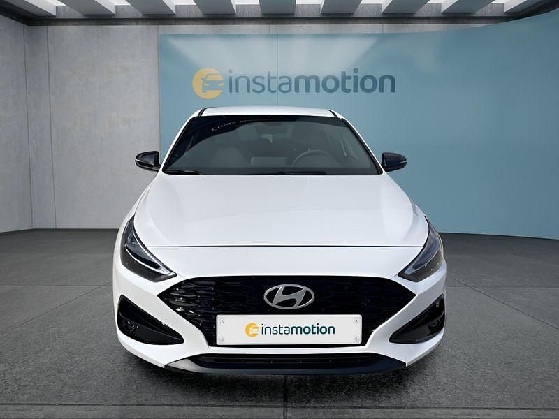 Neu Hyundai i30 Advantage 101 PS (74 kW) 2025 Weiß Kleinwagen