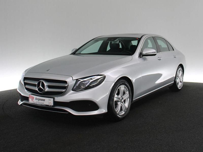 Gebraucht Mercedes 220 194 PS (142 kW) 2017 Iridiumsilber  metalliclack (metallic) Limousine