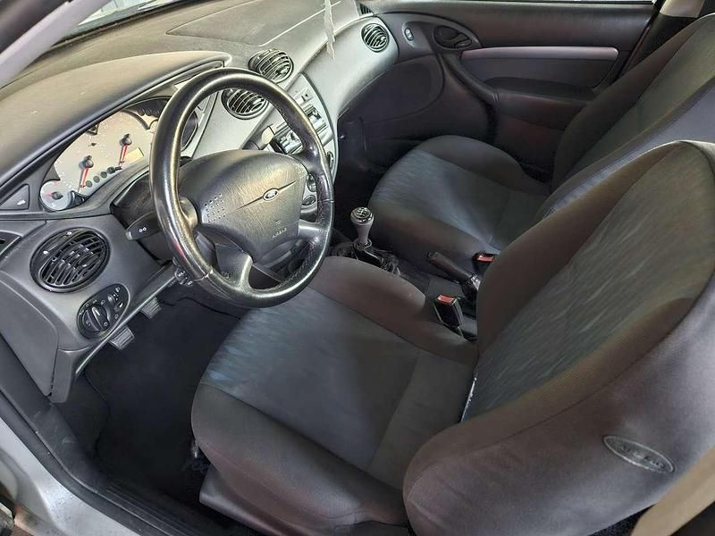 Gebraucht 2002 Ford Focus Limousine | 1.900 € (Etwas zu teuer) - Bild 1/4