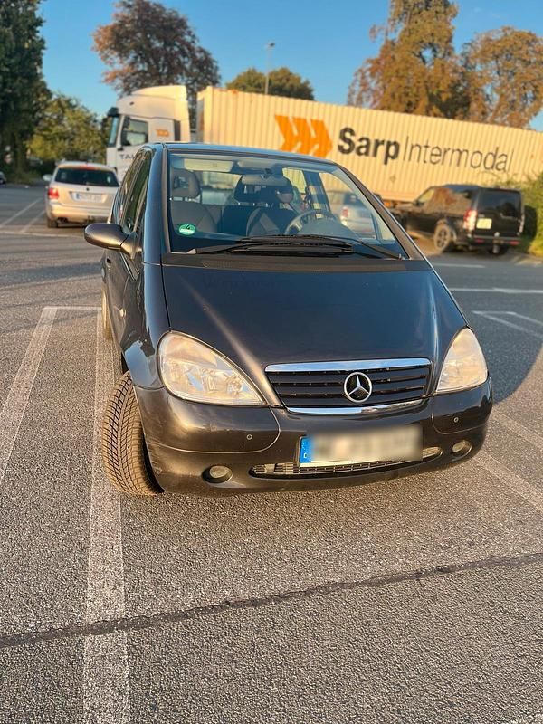 Schwarz Gebraucht 2001 Mercedes A140 Limousine | 1.000 € - Bild 1/4