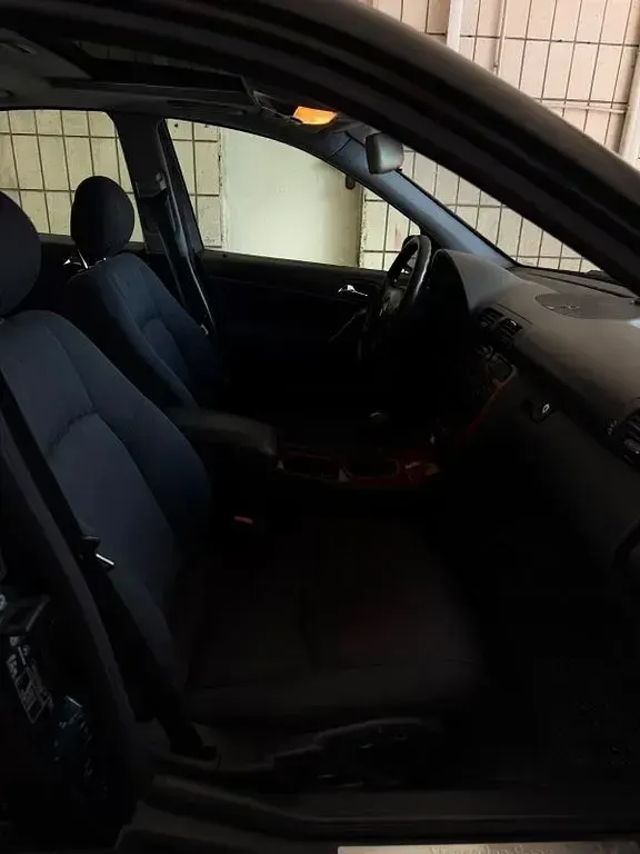 Gebraucht Mercedes C220 143 PS (105 kW) 2002 Schwarz Limousine