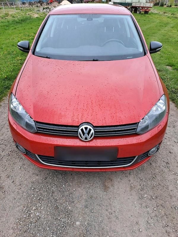 Gebraucht VW Golf VI Style 85 PS (62 kW) 2011 Rot Kleinwagen