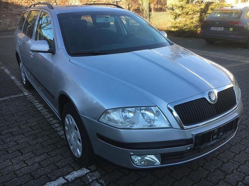 Second-hand Skoda Octavia Ambiente 105 CP (77 kW) 2008 Argintiu Break