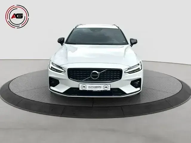 Gebraucht Volvo V60 R-Design 197 PS (144 kW) 2021 Weiß Kombi