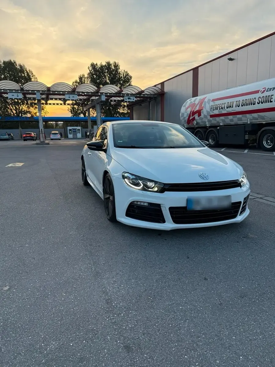 Gebraucht VW Scirocco 140 PS (102 kW) 2010 Weiß Coupé