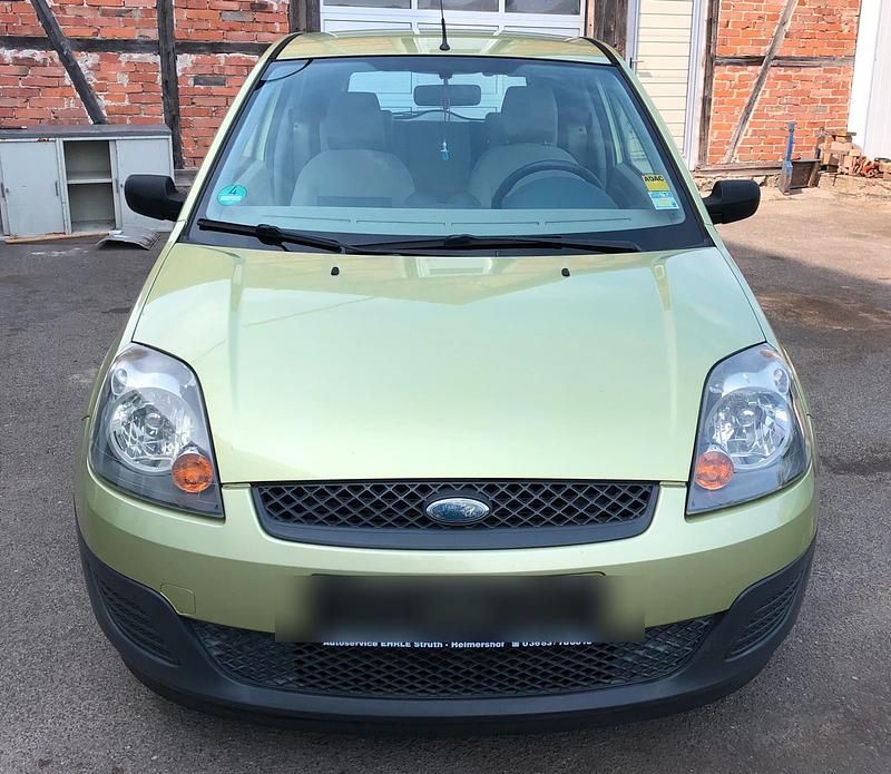 Grün Gebraucht 2006 Ford Fiesta Kleinwagen | 1.850 € (Fairer Preis) - Bild 1/4