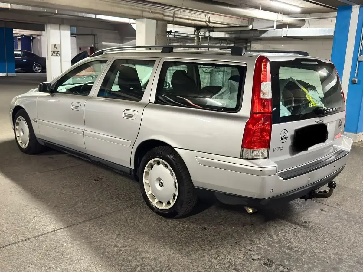 Gebraucht Volvo V70 163 PS (119 kW) 2005 Silber Kombi