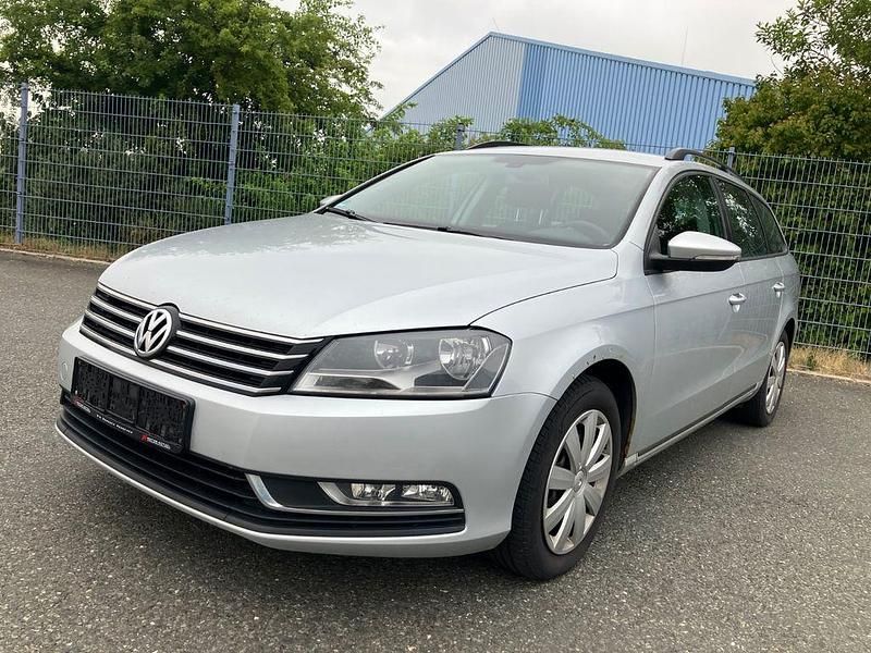 Silber Gebraucht 2012 VW Passat Trendline Kombi | 4.999 € (Guter Preis) - Bild 1/4