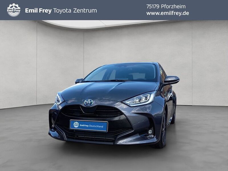 Marlingrau metallic Gebraucht 2023 Toyota Yaris Hybrid Team Limousine | 21.480 € (Fairer Preis) - Bild 1/4