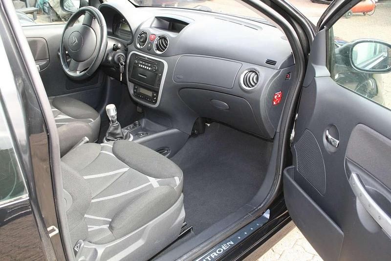 Gebraucht Citroën C2 VTR Sport 60 PS (44 kW) 2008 Lack onyx schwarz Kleinwagen