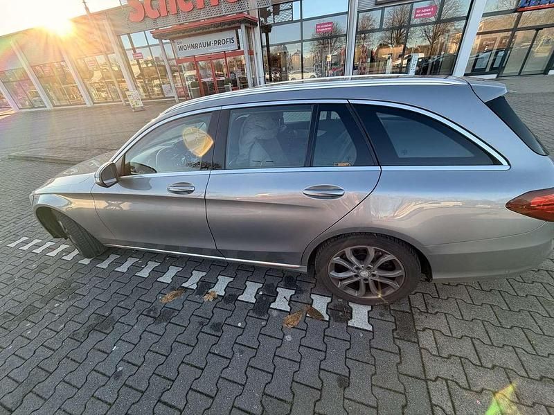 Gebraucht Mercedes C200 Avantgarde 136 PS (100 kW) 2016 Kombi